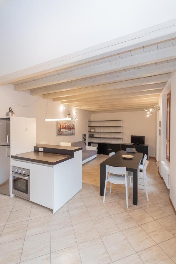 Trilocale Rua Sovera 85 - F&L Aparment Brescia megye Kültér fotó